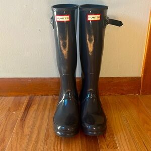 Hunter Tall Rainboots size 7 Navy Gloss Finish